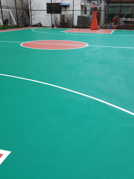 政和 球场长期使用易出现地面开裂